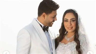 أروع لحظة في حياتي.. محمد شاهين ينشر صوراً جديدة من زفافه على رشا الظنحاني أروع لحظة في حياتي.. محمد شاهين ينشر صوراً جديدة من زفافه على رشا الظنحاني