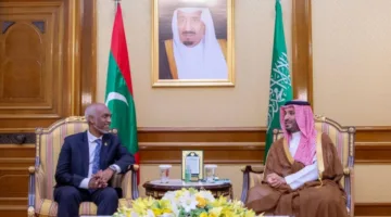 ولي العهد ورئيس المالديف يتناولان جوانب العلاقات وفرص التعاون المستقبلية