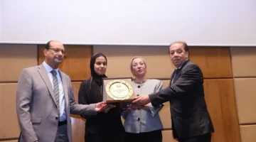 تكريم الجبلي في احتفال جوائز الصناعة الخضراء لدعمه الإعلام البيئي والتنمية المستدامة