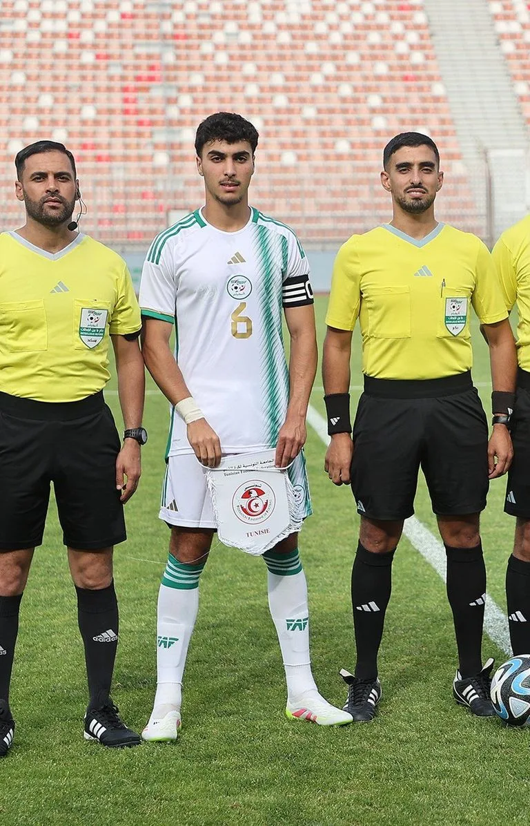 يانيس سلامي.. نجم مارسيليا يسعى للالتحاق بالجزائر يانيس سلامي.. نجم مارسيليا يسعى للالتحاق بالجزائر