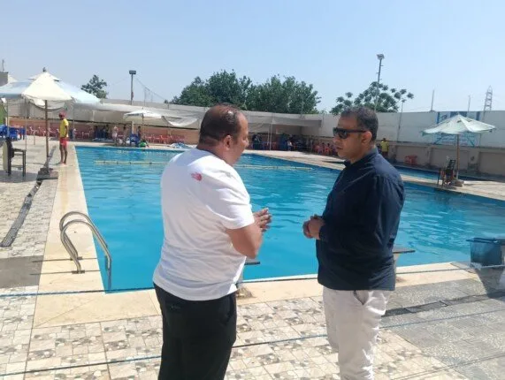 مدير الرياضة في القليوبية يقوم بجولة تفقدية في حمامات السباحة بمراكز الشباب