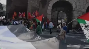 مئات الآلاف يخرجون إلى شوارع روما للاحتجاج على “تواطؤ” الحكومة في النزاع في غزة