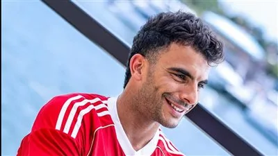 الحساب الرسمي للأهلي يهنئ أحمد سيد زيزو على انضمامه لفريق المارد الأحمر الحساب الرسمي للأهلي يهنئ أحمد سيد زيزو على انضمامه لفريق المارد الأحمر