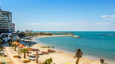 أسعار الدخول إلى شواطئ الإسكندرية العامة والخاصة في عيد الأضحى 2025