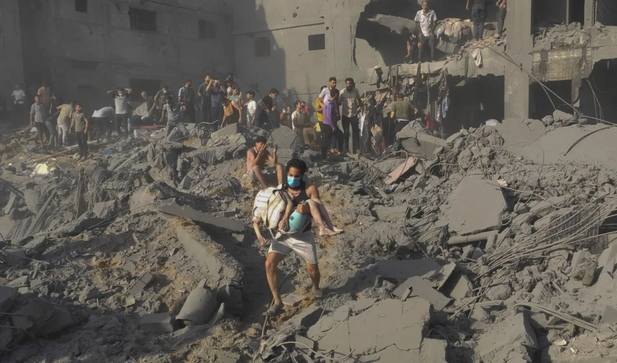 استشهاد 9 فلسطينيين نتيجة قصف الاحتلال الإسرائيلي على جباليا ودير البلح استشهاد 9 فلسطينيين نتيجة قصف الاحتلال الإسرائيلي على جباليا ودير البلح