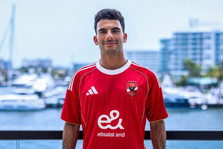 من ميامي: زيزو يظهر لأول مرة بقميص الأهلي (صور) من ميامي: زيزو يظهر لأول مرة بقميص الأهلي (صور)