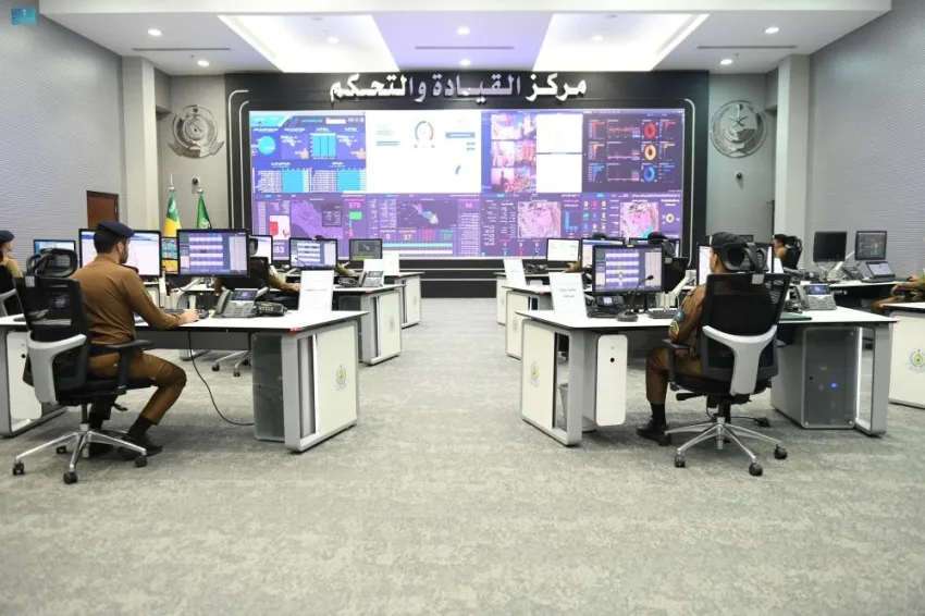 مركز القيادة والسيطرة للدفاع المدني يتابع معايير الأداء الميداني للقوات مركز القيادة والسيطرة للدفاع المدني يتابع معايير الأداء الميداني للقوات
