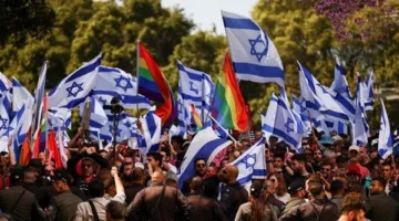 تزايد الاحتجاجات في إسرائيل: المتظاهرون يكسّرون زجاج المحكمة العليا