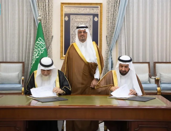 بدء عملية استبدال كسوة الكعبة المشرفة مع بداية شهر محرم: تسليم الكسوة لسدنة بيت الله الحرام بدء عملية استبدال كسوة الكعبة المشرفة مع بداية شهر محرم: تسليم الكسوة لسدنة بيت الله الحرام