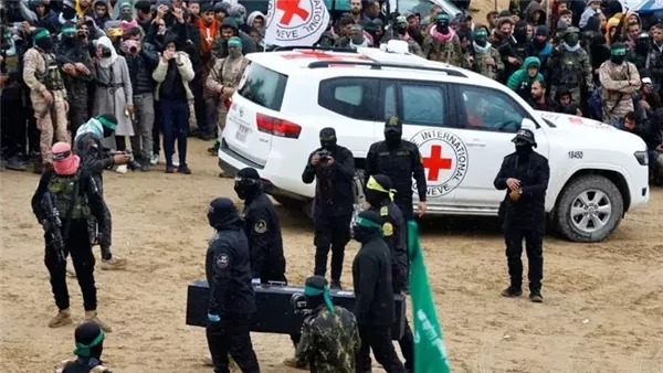 باحث: حماس استغلت الحالة النفسية لعائلات الجنود الإسرائيليين باحث: حماس استغلت الحالة النفسية لعائلات الجنود الإسرائيليين