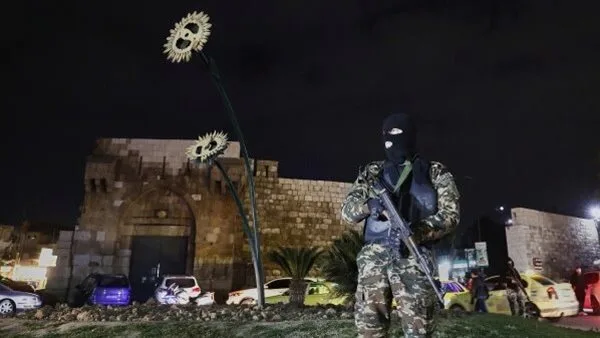 عاجل.. هجوم مسلح على نقطة تفتيش لقوات “قسد” في دير الزور السورية عاجل.. هجوم مسلح على نقطة تفتيش لقوات “قسد” في دير الزور السورية