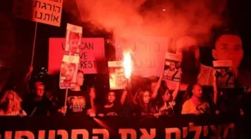 احتجاجات في وسط تل أبيب ضد نتنياهو: إنهاء الحرب فورًا وإعادة الأسرى