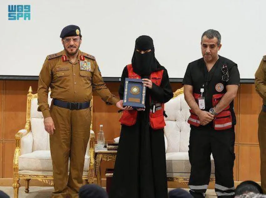 المدير العام للدفاع المدني يشارك في اختتام الأنشطة التطوعية لموسم الحج لعام 1446هـ المدير العام للدفاع المدني يشارك في اختتام الأنشطة التطوعية لموسم الحج لعام 1446هـ