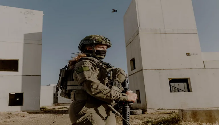 النساء في الصفوف الأمامية: الجيش الإسرائيلي يواجه نقصًا في الجنود الرجال النساء في الصفوف الأمامية: الجيش الإسرائيلي يواجه نقصًا في الجنود الرجال