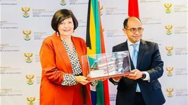 سفير مصر في بريتوريا يناقش مع وزيرة النقل الجنوب إفريقية تعزيز التعاون الثنائي سفير مصر في بريتوريا يناقش مع وزيرة النقل الجنوب إفريقية تعزيز التعاون الثنائي
