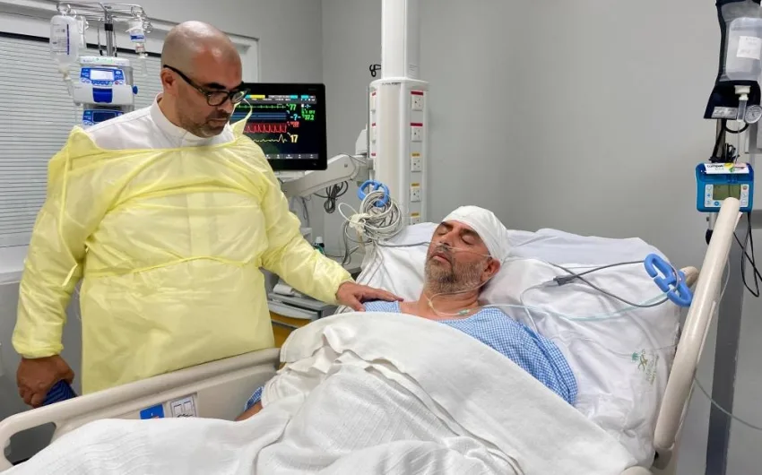 إجراء عصبي تم إنقاذ حياة حاج جزائري بعد إصابته بنزيف دماغي في مدينة الملك عبدالله الطبية