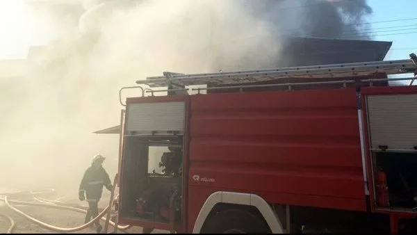 إخماد حريق اندلع في مبنى بالجمالية إخماد حريق اندلع في مبنى بالجمالية