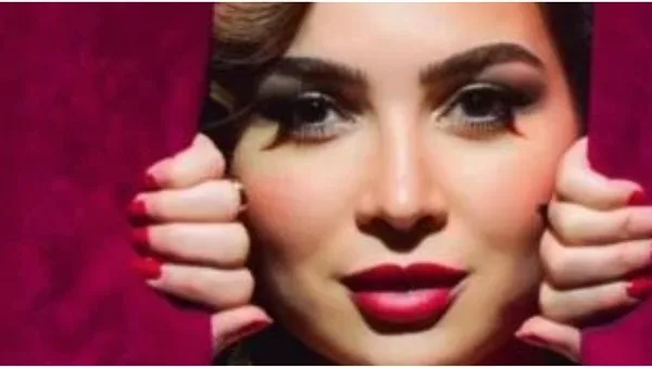 مي عز الدين تتلألأ في آخر جلسة تصوير: المسرح هو حبي الدائم (فيديو) مي عز الدين تتلألأ في آخر جلسة تصوير: المسرح هو حبي الدائم (فيديو)