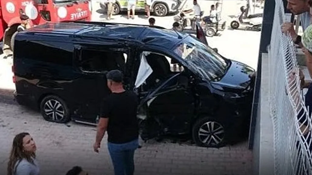 عائلة عراقية تتعرض لحادث أثناء سفرهم لقضاء عطلة العيد في تركيا بعد اصطدام سيارتهم بحافلة ركاب عائلة عراقية تتعرض لحادث أثناء سفرهم لقضاء عطلة العيد في تركيا بعد اصطدام سيارتهم بحافلة ركاب