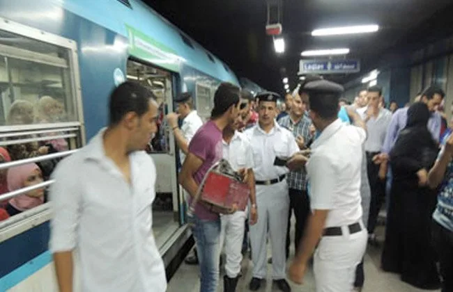 شرطة النقل تسجل 1480 مخالفة في مترو الأنفاق والسكك الحديدية. شرطة النقل تسجل 1480 مخالفة في مترو الأنفاق والسكك الحديدية.