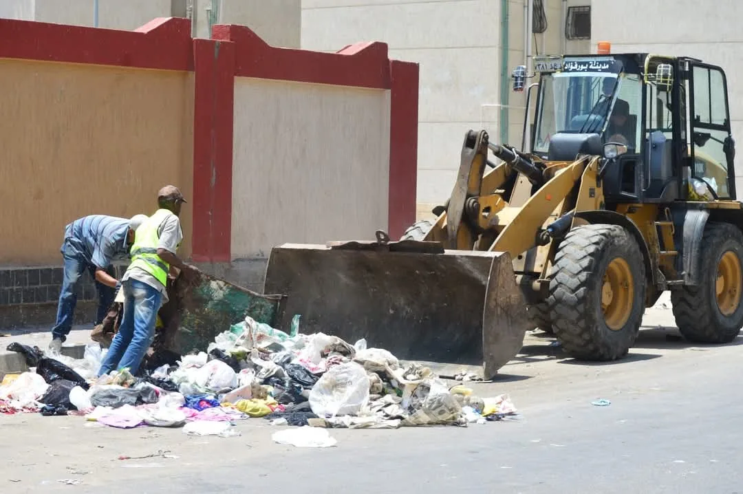 رئيس مدينة بورفؤاد: استمرار جهود تنظيف الشوارع خلال اليوم الثالث من عيد الأضحى المبارك. رئيس مدينة بورفؤاد: استمرار جهود تنظيف الشوارع خلال اليوم الثالث من عيد الأضحى المبارك.