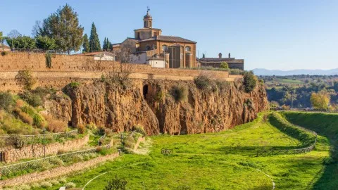 إيطاليا بوجهها الخفي: اكتشاف سحر القرى الصغيرة بعيدا عن ضجيج المدن. إيطاليا بوجهها الخفي: اكتشاف سحر القرى الصغيرة بعيدا عن ضجيج المدن.