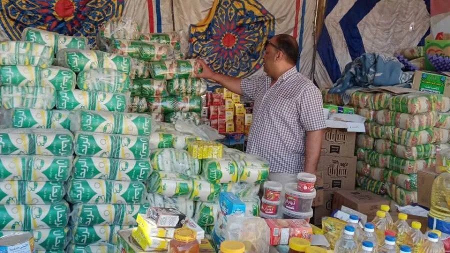 إصدار 936 مخالفة تموينية خلال حملات تفتيشية شاملة على الأسواق والمخابز في المنيا.