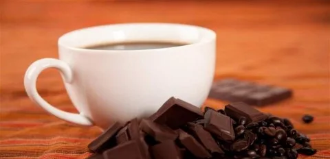 الشوكولاتة والشاي: توليفة شهية وفوائد رائعة لصحة القلب!