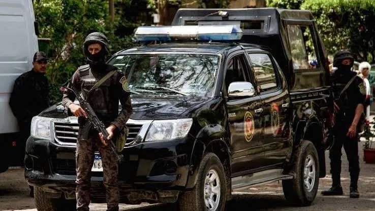 محاولات للقبض على المشتبه بهم في الاعتداء على شاب بحدائق القبة محاولات للقبض على المشتبه بهم في الاعتداء على شاب بحدائق القبة