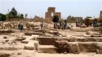 نقوش تكشف معلومات جديدة في الكرنك واكتشاف آثار في منطقتين بالأقصر نقوش تكشف معلومات جديدة في الكرنك واكتشاف آثار في منطقتين بالأقصر