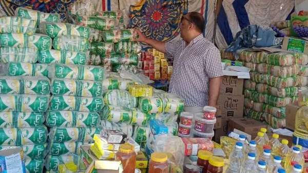 ضبط 936 مخالفة تموينية خلال حملات تفتيشية مكثفة على الأسواق والمخابز في المنيا