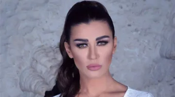 قرار حاسم من وزارة الإعلام عقب فيديو نادين الراسي مع أدرعي حيث ردت: “طلعت براسي!”
