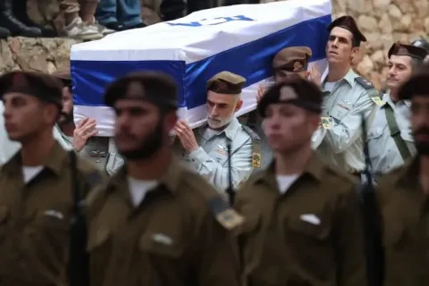 حصيلة مدهشة لخسائر الجيش الإسرائيلي: 866 قتيلًا و5,937 مصابًا منذ بدء الصراع في قطاع غزة حصيلة مدهشة لخسائر الجيش الإسرائيلي: 866 قتيلًا و5,937 مصابًا منذ بدء الصراع في قطاع غزة