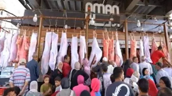 بفضل الخصومات الكبيرة.. زيادة ملحوظة في زيارة منافذ أمان لشراء اللحوم (صور) بفضل الخصومات الكبيرة.. زيادة ملحوظة في زيارة منافذ أمان لشراء اللحوم (صور)