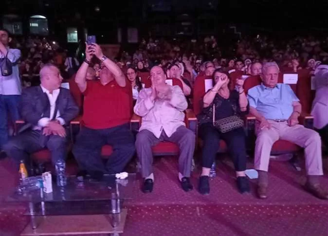 عيد الأضحى 2025: حفلة هشام عباس تكتظ بالجماهير على مسرح البالون (صور)