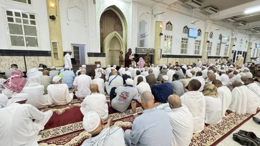 الوزارة الإسلامية تنظم ندوتين توعويتين في مسجد الخيف بمشعر منى الوزارة الإسلامية تنظم ندوتين توعويتين في مسجد الخيف بمشعر منى