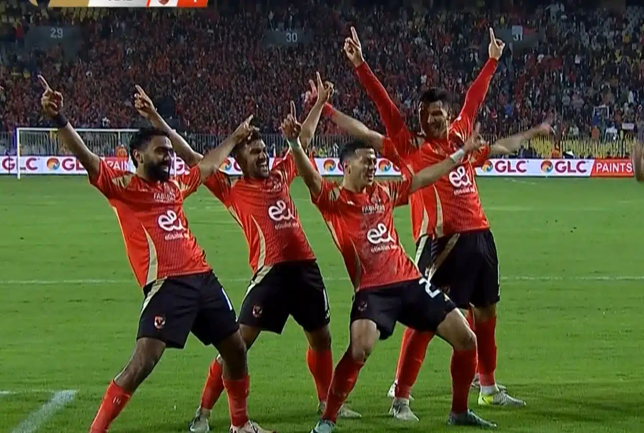 الأهلي يصدر رداً رسمياً على صفقة زيزو عبر هدفه في الزمالك الأهلي يصدر رداً رسمياً على صفقة زيزو عبر هدفه في الزمالك