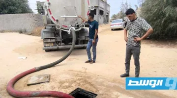 سحب مياه الآبار السوداء في زليتن خلال اليوم الثالث من عيد الأضحى