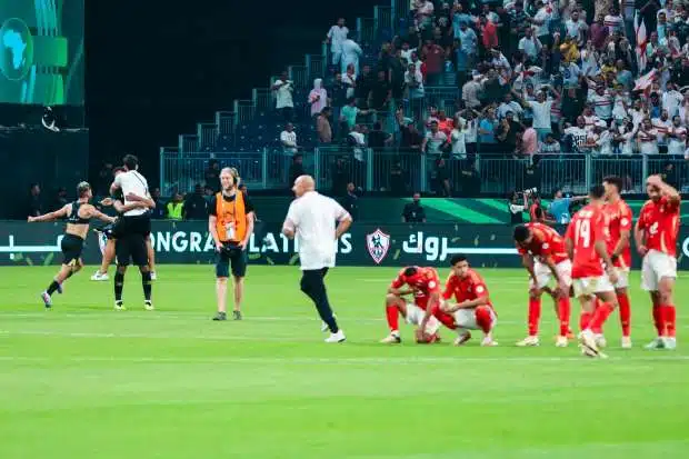الزمالك يحث نجم الأهلي على مغادرة الفريق قبل بطولة كأس العالم للأندية. الزمالك يحث نجم الأهلي على مغادرة الفريق قبل بطولة كأس العالم للأندية.