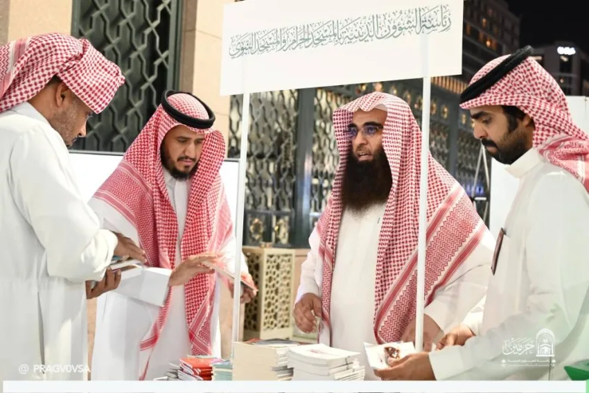 الشؤون الدينية: برامج توعوية للزائرين إلى المسجد النبوي الشؤون الدينية: برامج توعوية للزائرين إلى المسجد النبوي