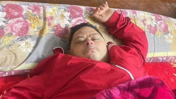 دموع أمام قبره: شقيقة أمح الدولي تكشف عن آخر وصيته قبل رحيله دموع أمام قبره: شقيقة أمح الدولي تكشف عن آخر وصيته قبل رحيله