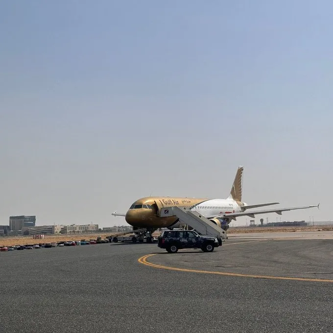 بلاغ عن قنبلة يثير الفوضى.. حالة تأهب أمنية في مطار الكويت | ما هي التفاصيل؟ بلاغ عن قنبلة يثير الفوضى.. حالة تأهب أمنية في مطار الكويت | ما هي التفاصيل؟