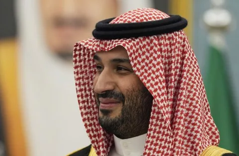 لماذا اختار الأمير بن سلمان إبراز “معاناة إخواننا” في فلسطين خلال هذا العيد؟ وما هو الرابط بين “العدوان” وقرار بن فرحان “منع زيارة رام الله”؟ كيف استقبل السعوديون خطابه؟ وهل انتهى “التطبيع”؟ وماذا عن علاقة الرياض بـ”حماس المسلحة”؟ لماذا اختار الأمير بن سلمان إبراز “معاناة إخواننا” في فلسطين خلال هذا العيد؟ وما هو الرابط بين “العدوان” وقرار بن فرحان “منع زيارة رام الله”؟ كيف استقبل السعوديون خطابه؟ وهل انتهى “التطبيع”؟ وماذا عن علاقة الرياض بـ”حماس المسلحة”؟