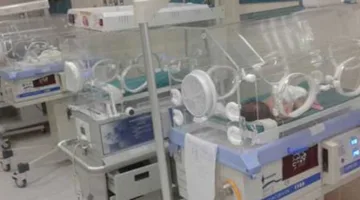 «إنقاذ رضيعيْن بعد 7 أيام من الاعتماد على أجهزة التنفس الصناعي في مستشفى القباري بالإسكندرية (صور)»