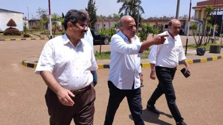 وزير الكهرباء يحتفل بالعيد الثالث مع موظفي محطة أبو قير الجديدة في الإسكندرية
