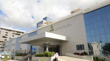 مستشفى الملك عبدالعزيز في مكة يقوم بإزالة حصوات من مواطن بنغلاديشي.