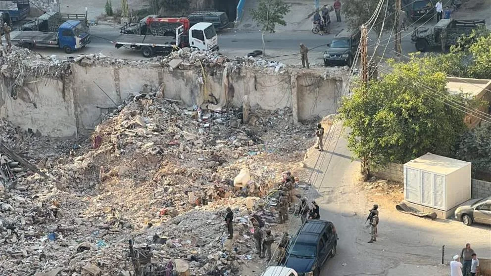 “تحقيق في موقع بالضاحية: الجيش يكشف عن أسلحة!” (فيديو) “تحقيق في موقع بالضاحية: الجيش يكشف عن أسلحة!” (فيديو)