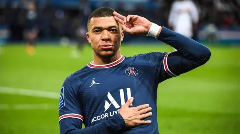 مبابي يقود منتخب فرنسا لتحقيق المركز الثالث في دوري الأمم الأوروبية مبابي يقود منتخب فرنسا لتحقيق المركز الثالث في دوري الأمم الأوروبية