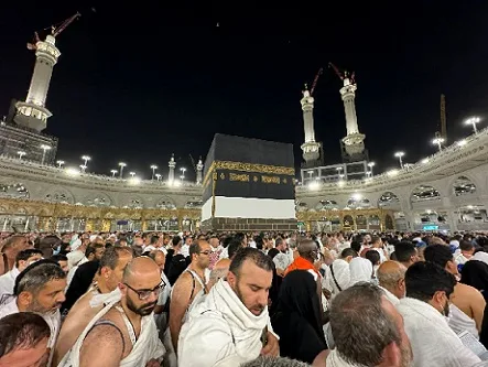 الحجاج السريعين يختتمون حجهم بطواف الوداع والسعودية تعلن عن نجاح الموسم الحجي. الحجاج السريعين يختتمون حجهم بطواف الوداع والسعودية تعلن عن نجاح الموسم الحجي.