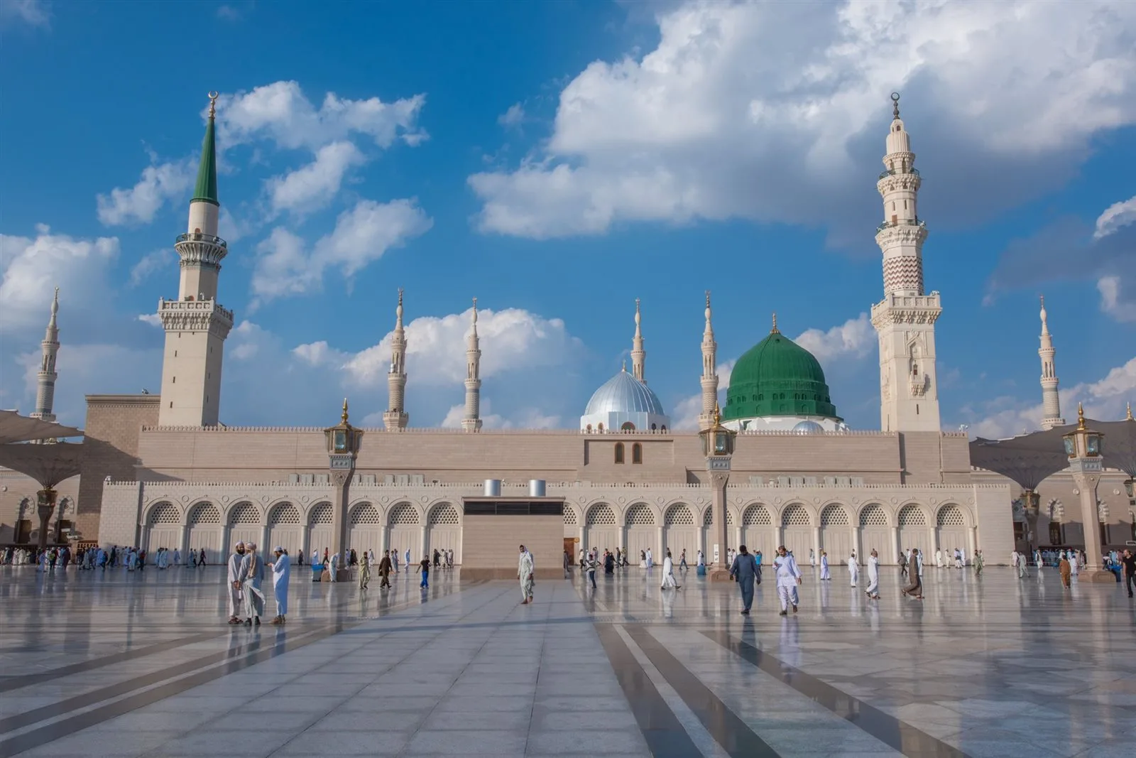 دعاء زيارة المسجد النبوي: الأمور المستحبة للزائر عند قبر الرسول عليه الصلاة والسلام دعاء زيارة المسجد النبوي: الأمور المستحبة للزائر عند قبر الرسول عليه الصلاة والسلام